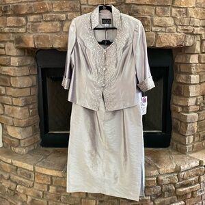 NWT Alex Evenings silver skirt and jacket with sequin detail. Size 16W